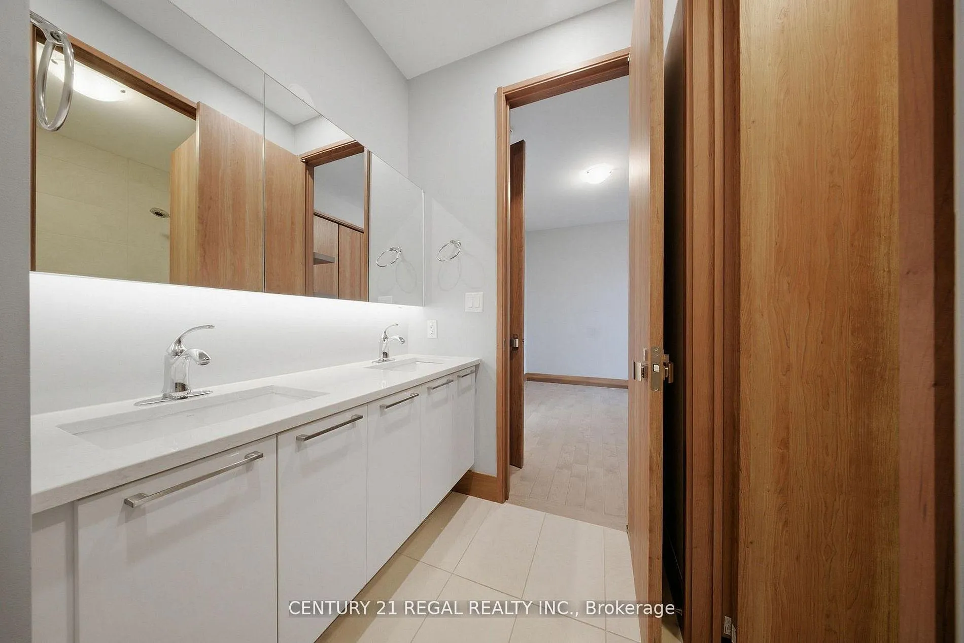 Photo 22 of 28A Twenty First Street, Etobicoke, Long Branch — HOMEH