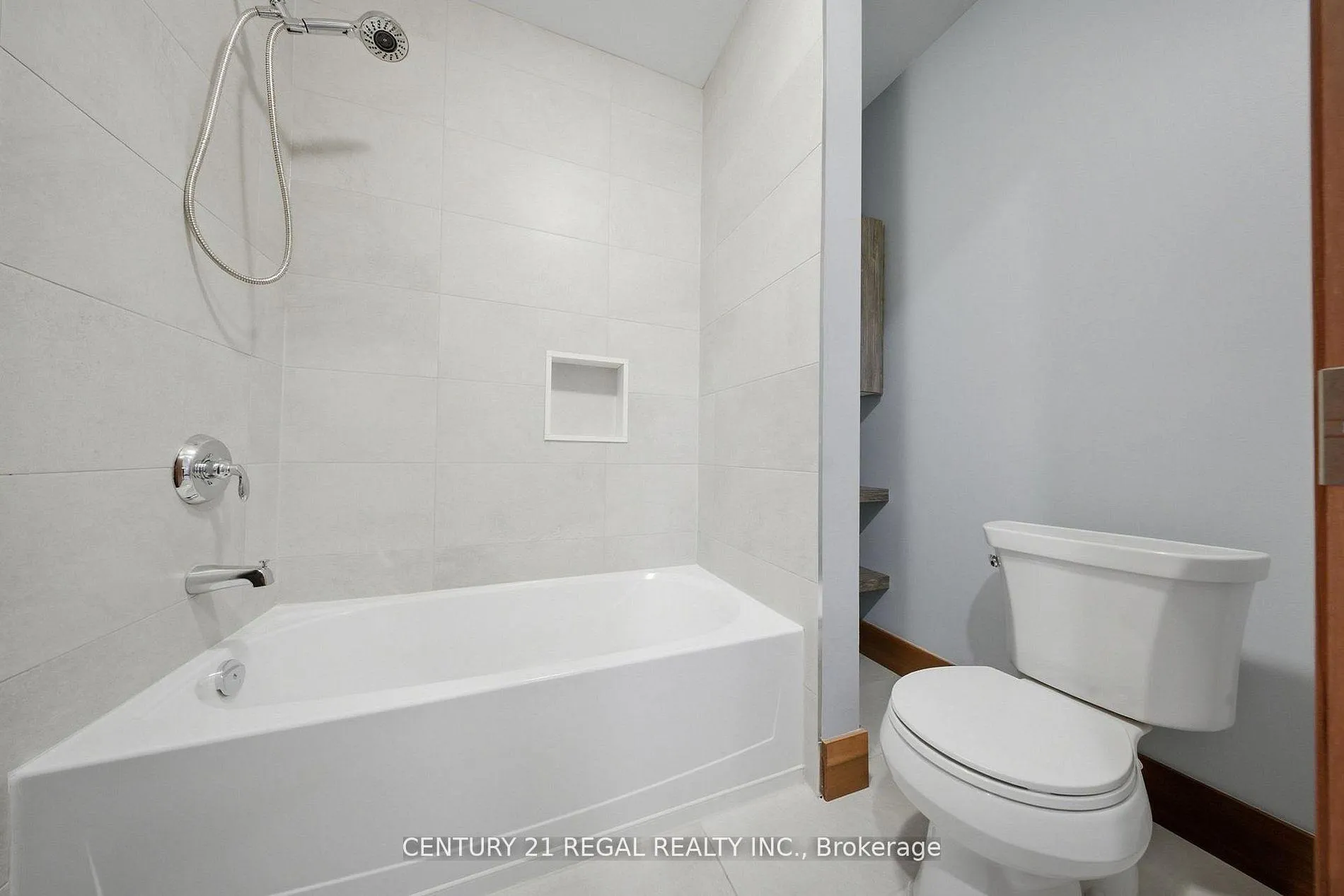 Photo 23 of 28A Twenty First Street, Etobicoke, Long Branch — HOMEH