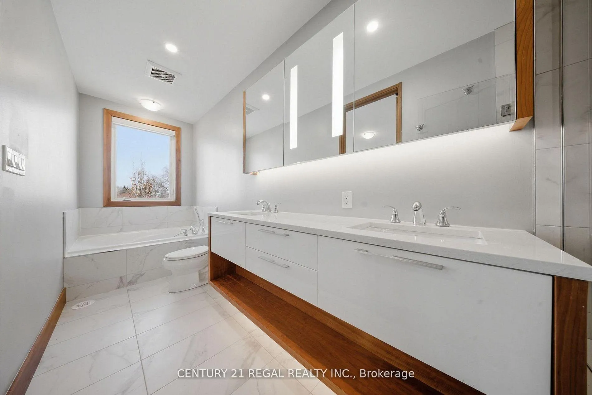 Photo 28 of 28A Twenty First Street, Etobicoke, Long Branch — HOMEH