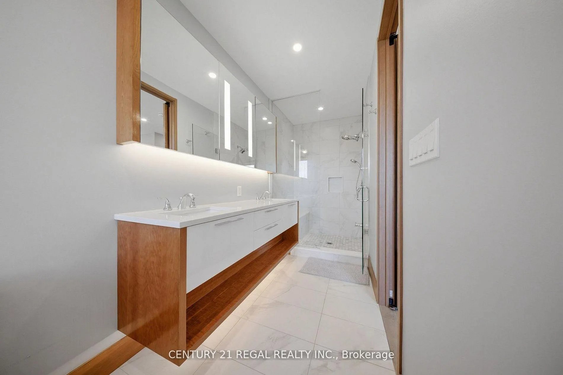 Photo 30 of 28A Twenty First Street, Etobicoke, Long Branch — HOMEH