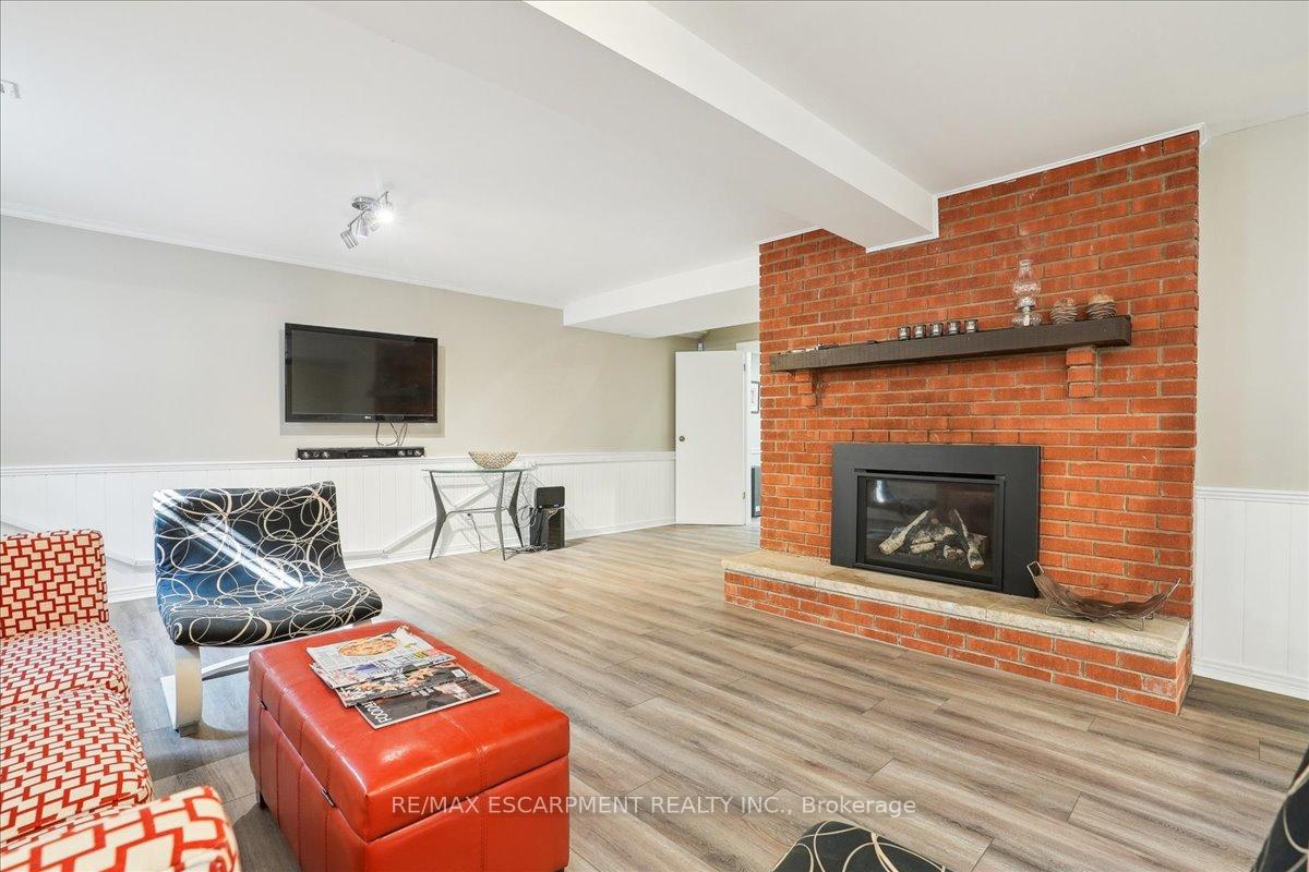 Photo 6 of 208 Mohawk Road, Hamilton, Ancaster — HOMEH