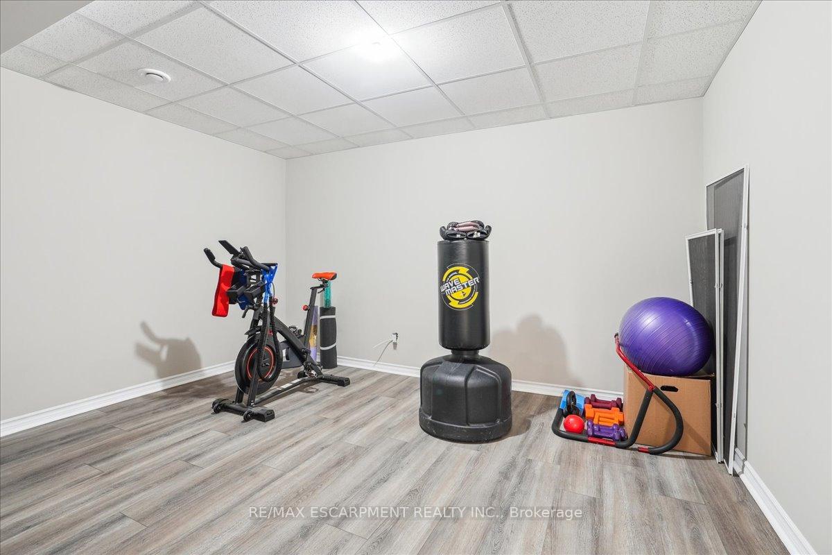 Photo 8 of 208 Mohawk Road, Hamilton, Ancaster — HOMEH