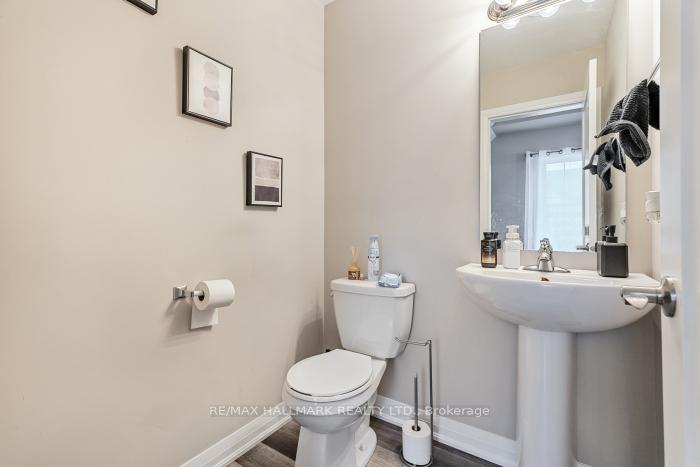 Photo 10 of 299 Dalgleish Trail, Hamilton, Rural Glanbrook — HOMEH