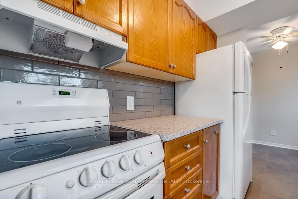 Photo 5 of Unit 406, 118 Fourth Street E, Cornwall — HOMEH