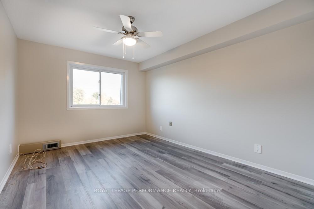 Photo 12 of Unit 406, 118 Fourth Street E, Cornwall — HOMEH