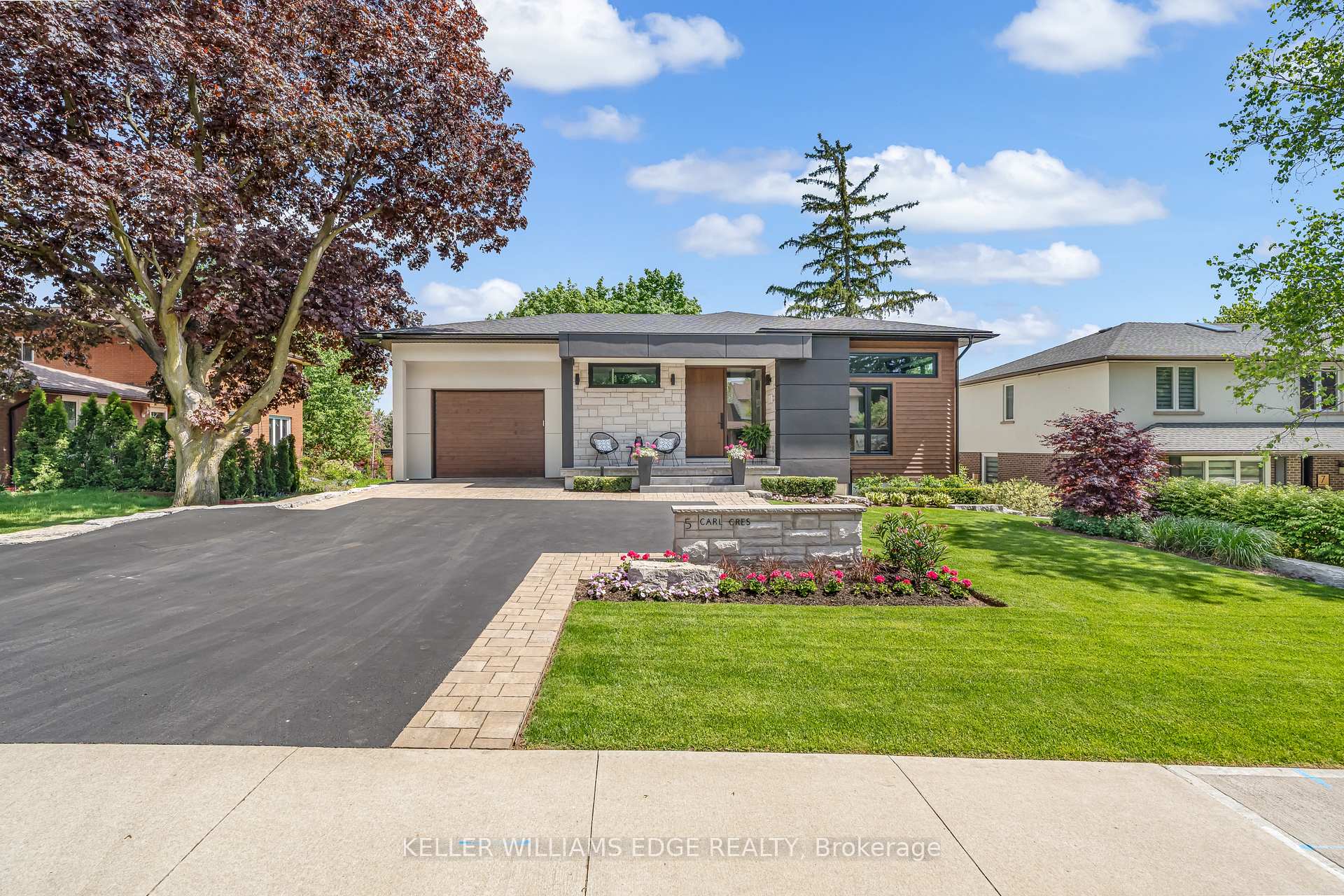 Photo 3 of 5 Carl Crescent, Hamilton, Waterdown — HOMEH