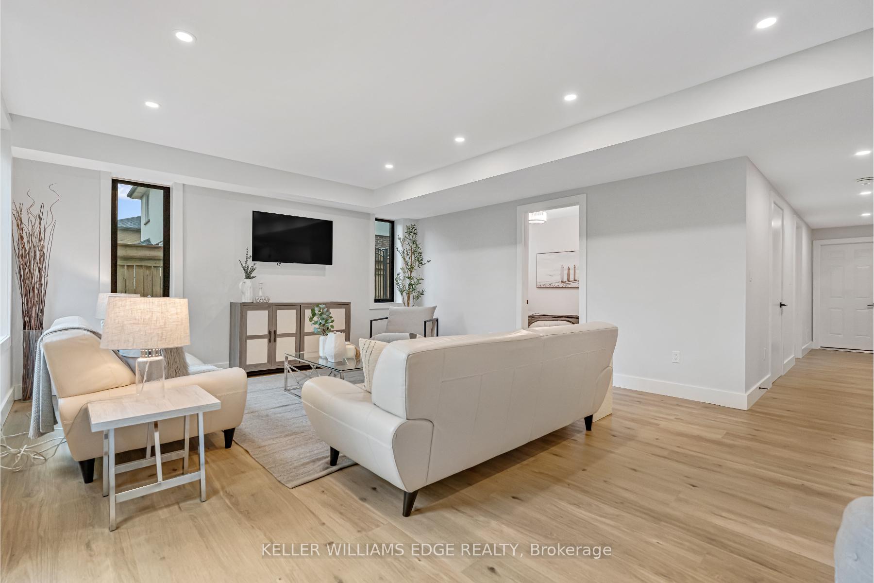 Photo 54 of 5 Carl Crescent, Hamilton, Waterdown — HOMEH