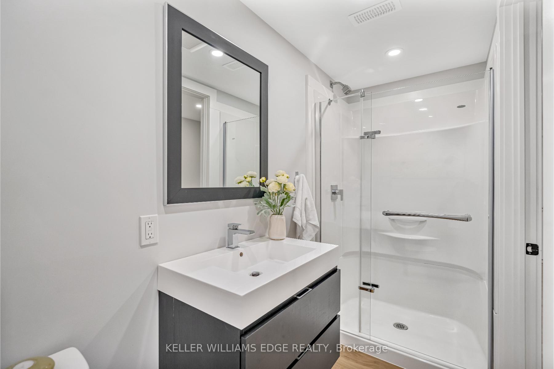 Photo 57 of 5 Carl Crescent, Hamilton, Waterdown — HOMEH