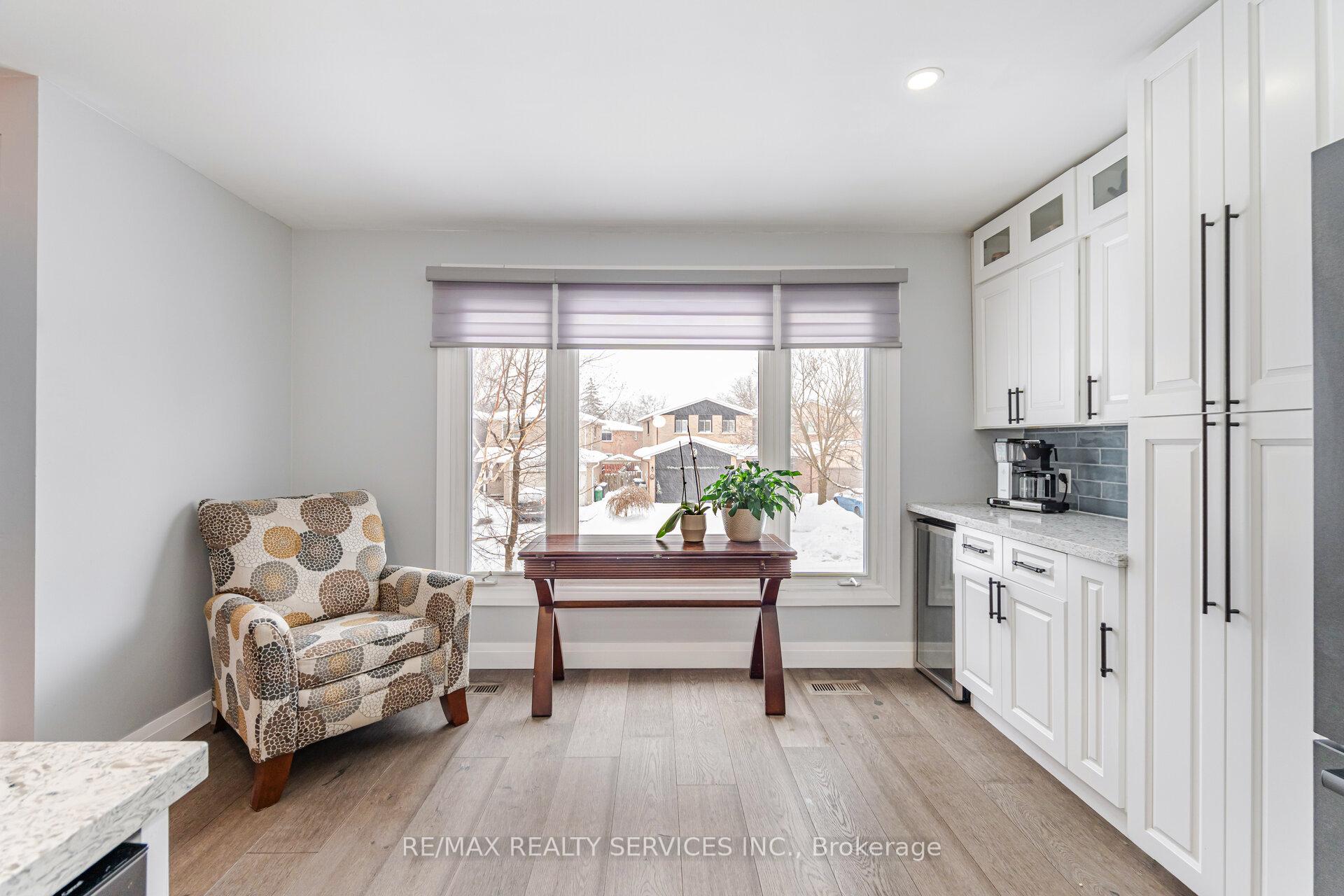 Photo 2 of 13 Royal Palm Drive, Brampton, Heart Lake East — HOMEH