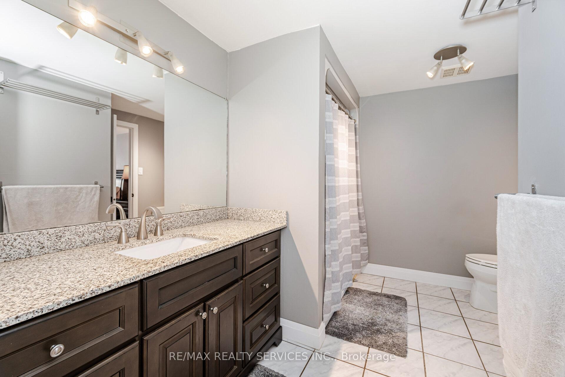 Photo 16 of 13 Royal Palm Drive, Brampton, Heart Lake East — HOMEH