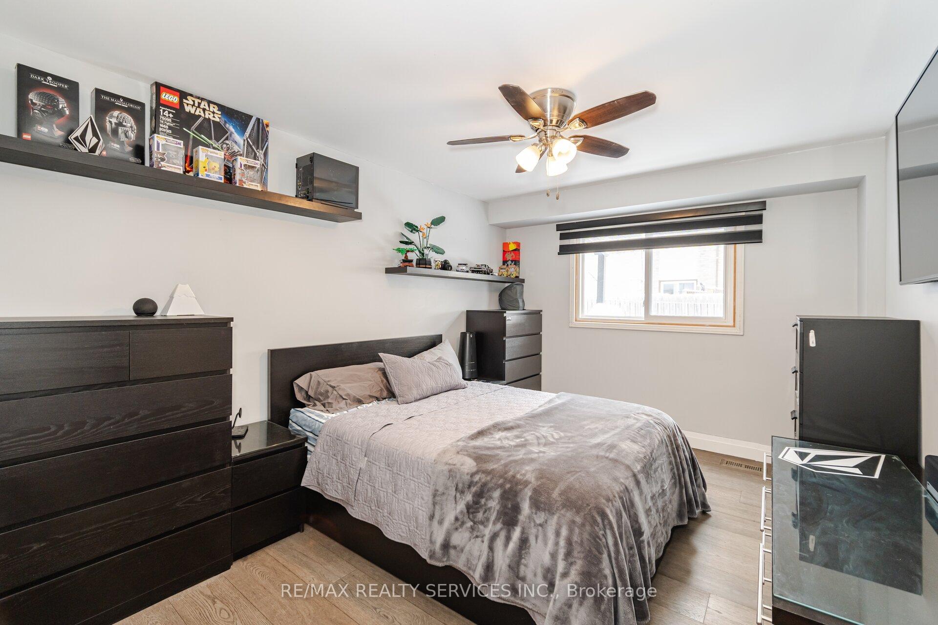 Photo 9 of 13 Royal Palm Drive, Brampton, Heart Lake East — HOMEH