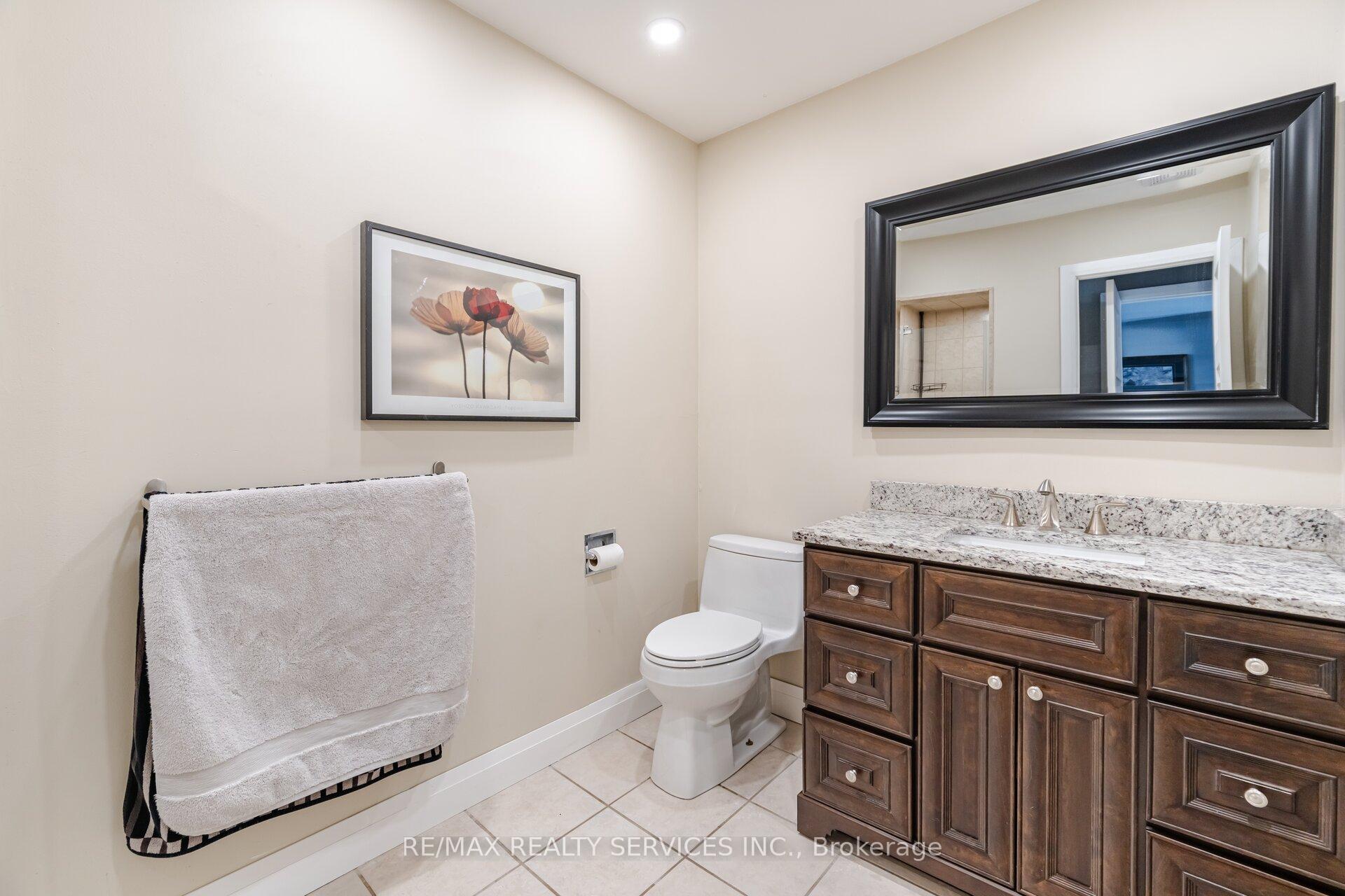 Photo 11 of 13 Royal Palm Drive, Brampton, Heart Lake East — HOMEH