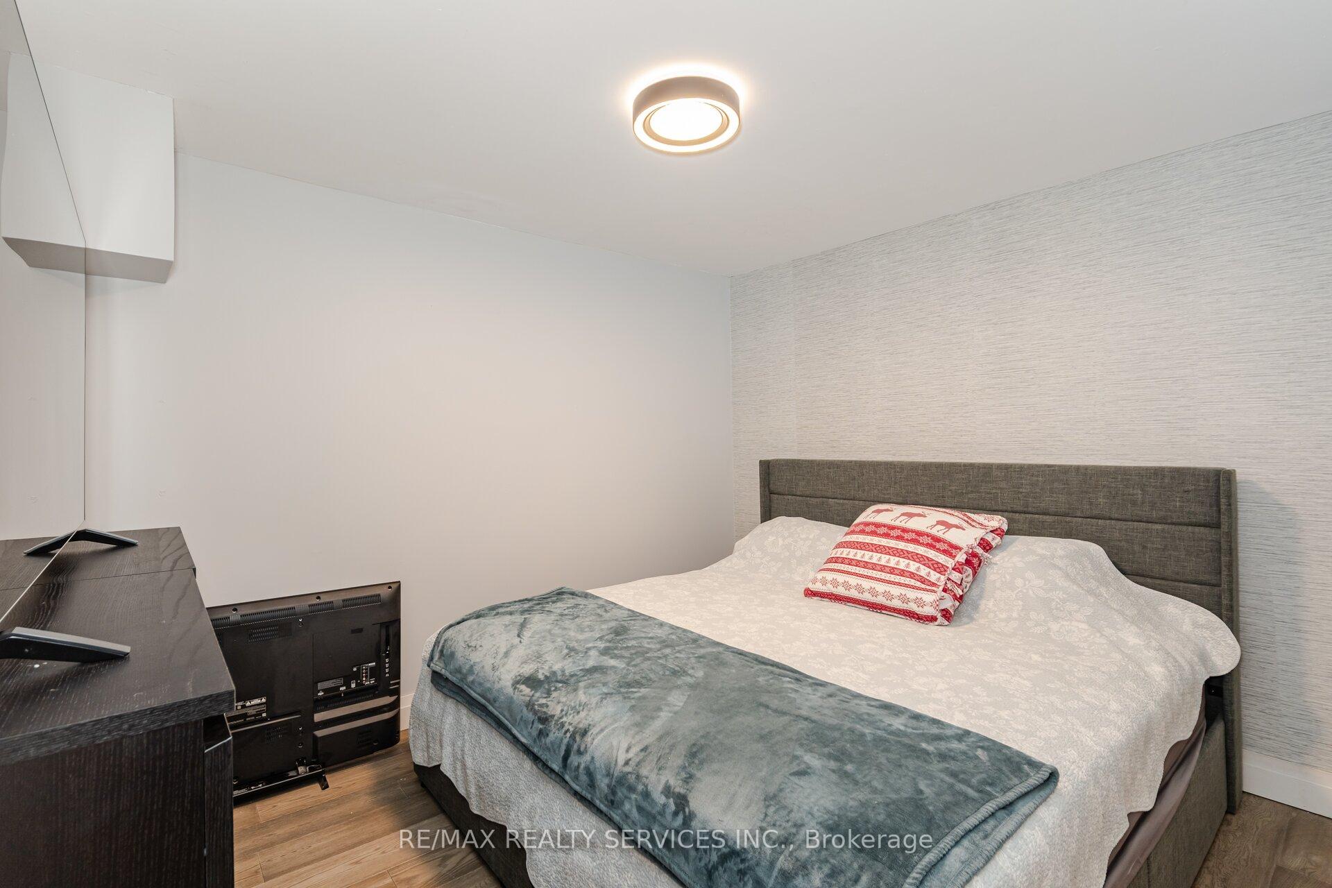 Photo 20 of 13 Royal Palm Drive, Brampton, Heart Lake East — HOMEH