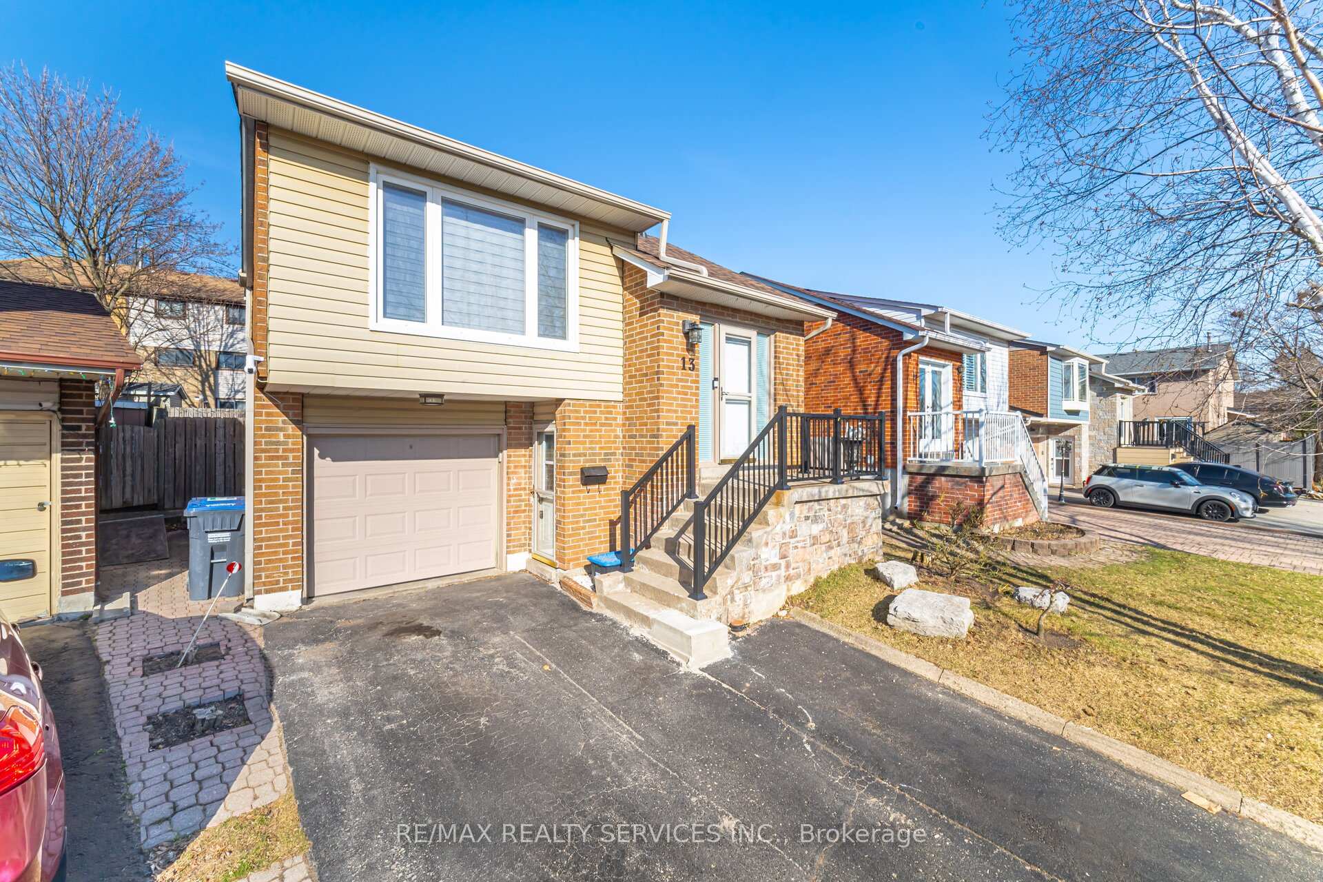 Photo 24 of 13 Royal Palm Drive, Brampton, Heart Lake East — HOMEH
