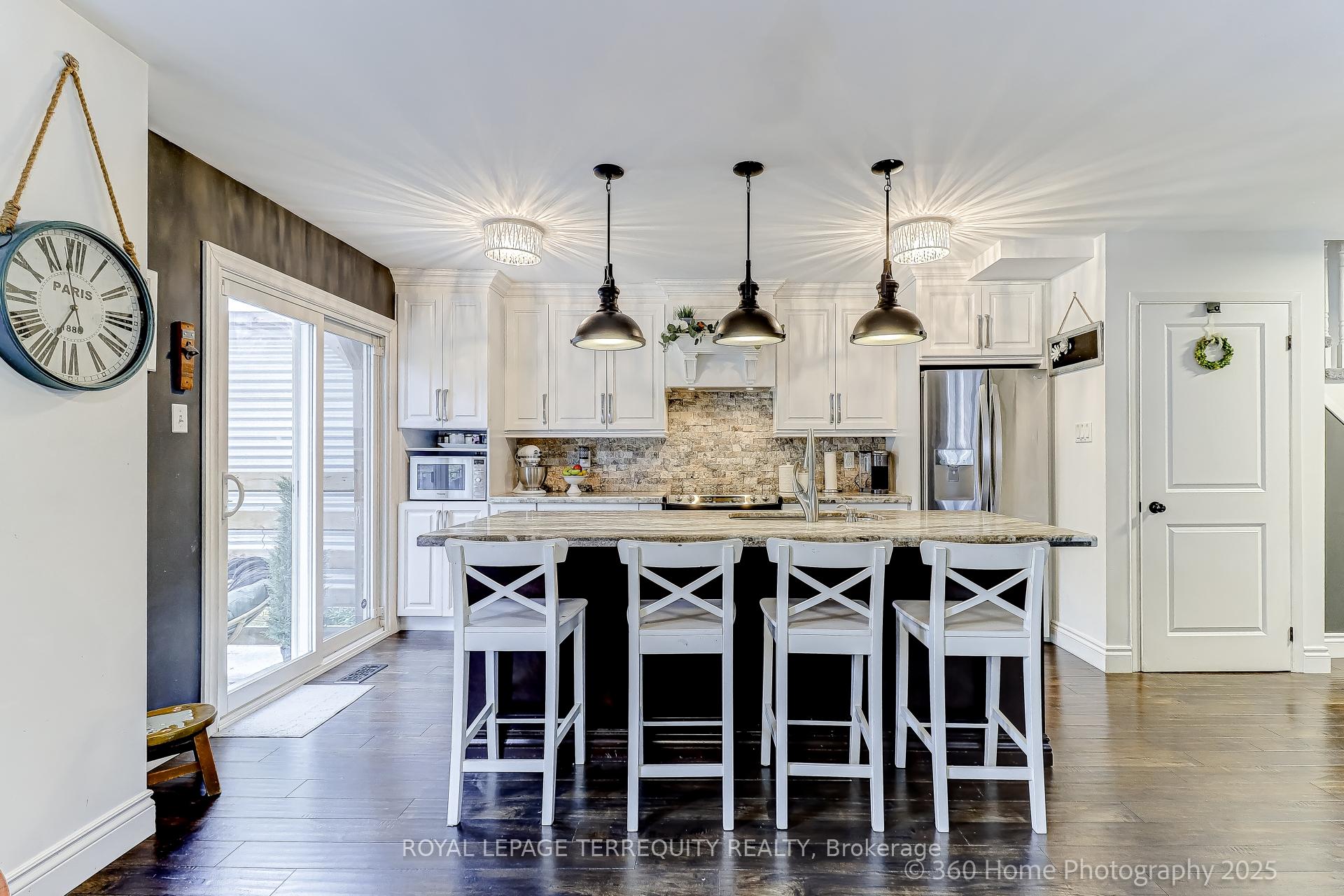 Photo 4 of 19 Tralee Street, Brampton, Heart Lake West — HOMEH