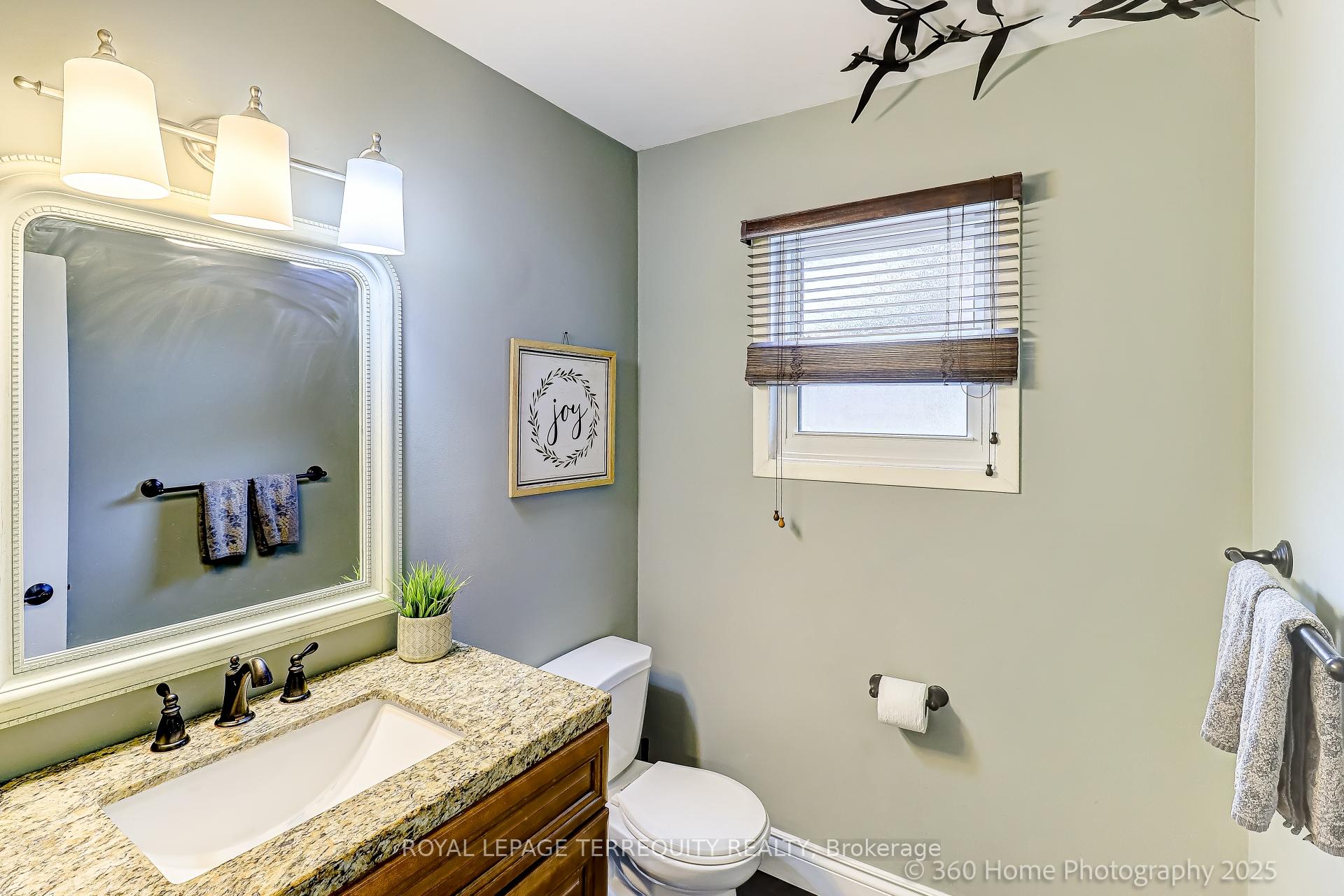 Photo 15 of 19 Tralee Street, Brampton, Heart Lake West — HOMEH