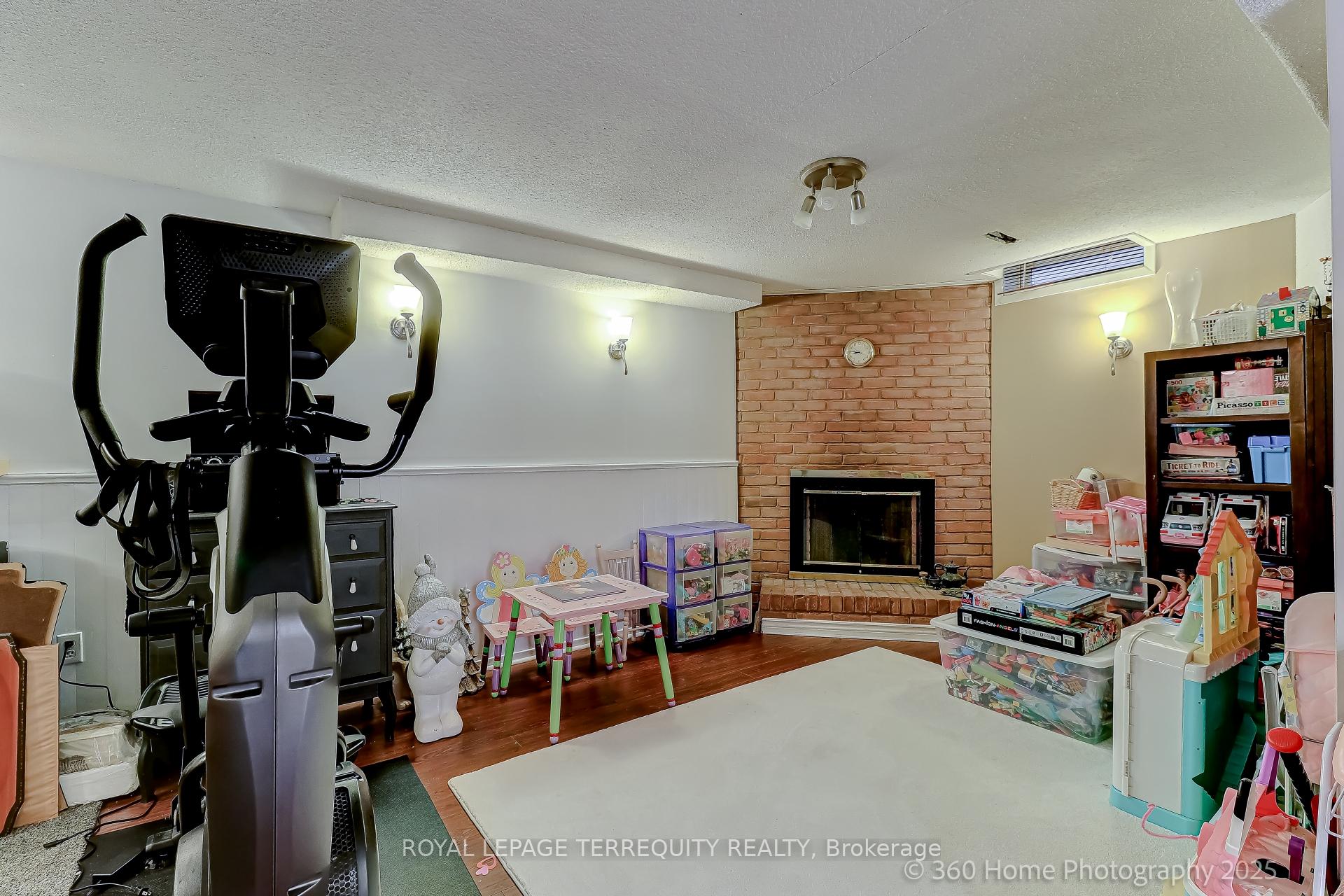 Photo 8 of 19 Tralee Street, Brampton, Heart Lake West — HOMEH