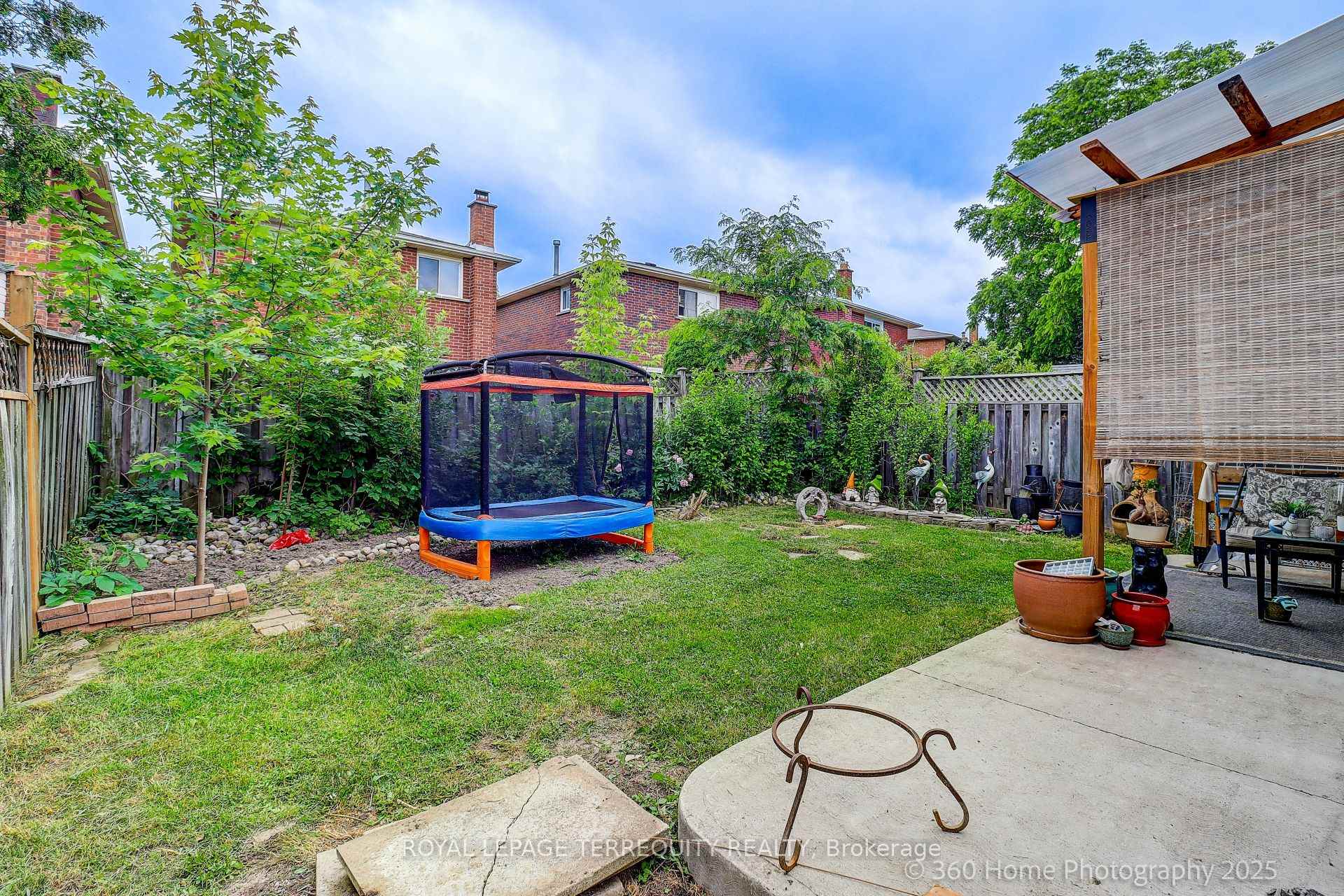 Photo 21 of 19 Tralee Street, Brampton, Heart Lake West — HOMEH