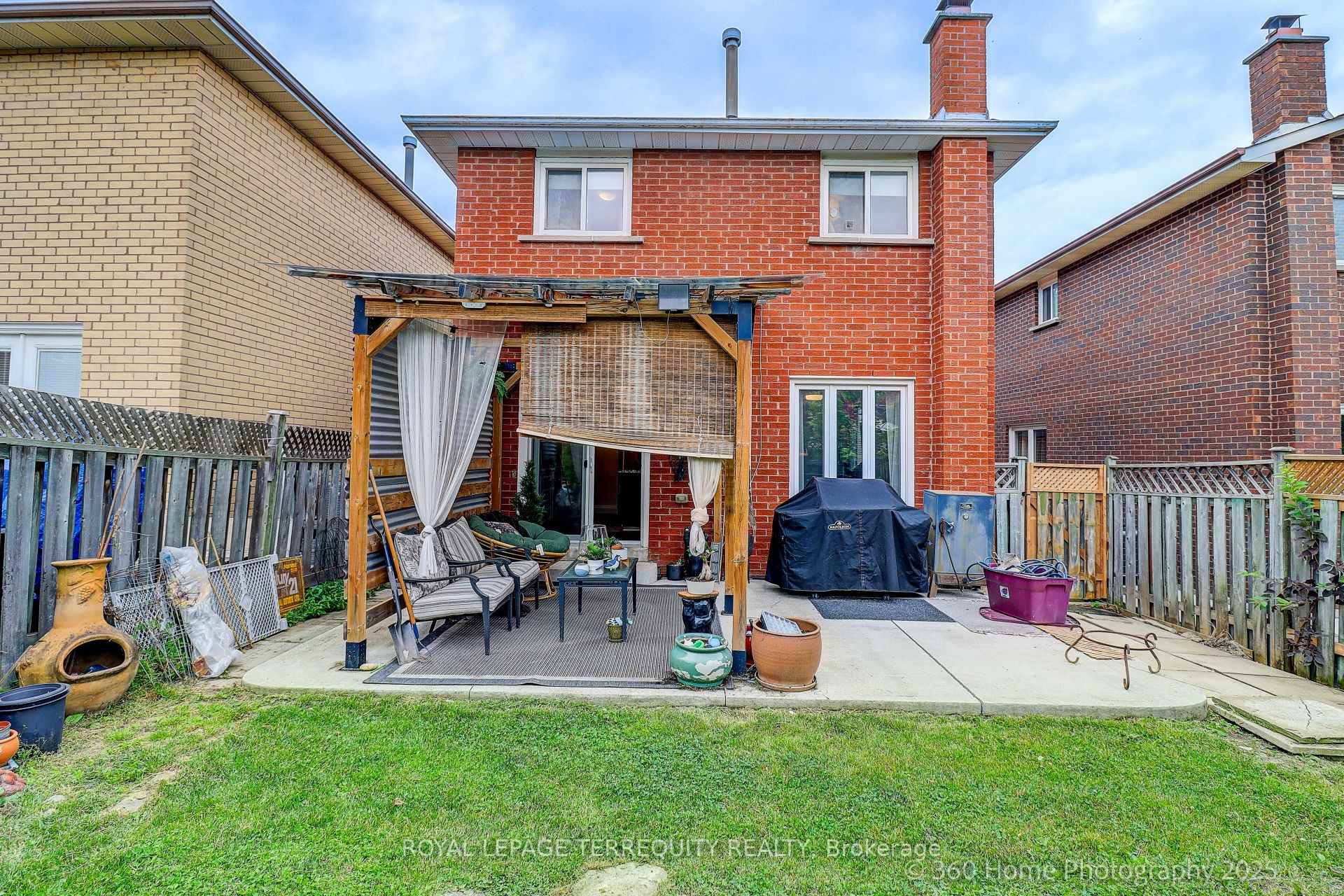Photo 17 of 19 Tralee Street, Brampton, Heart Lake West — HOMEH