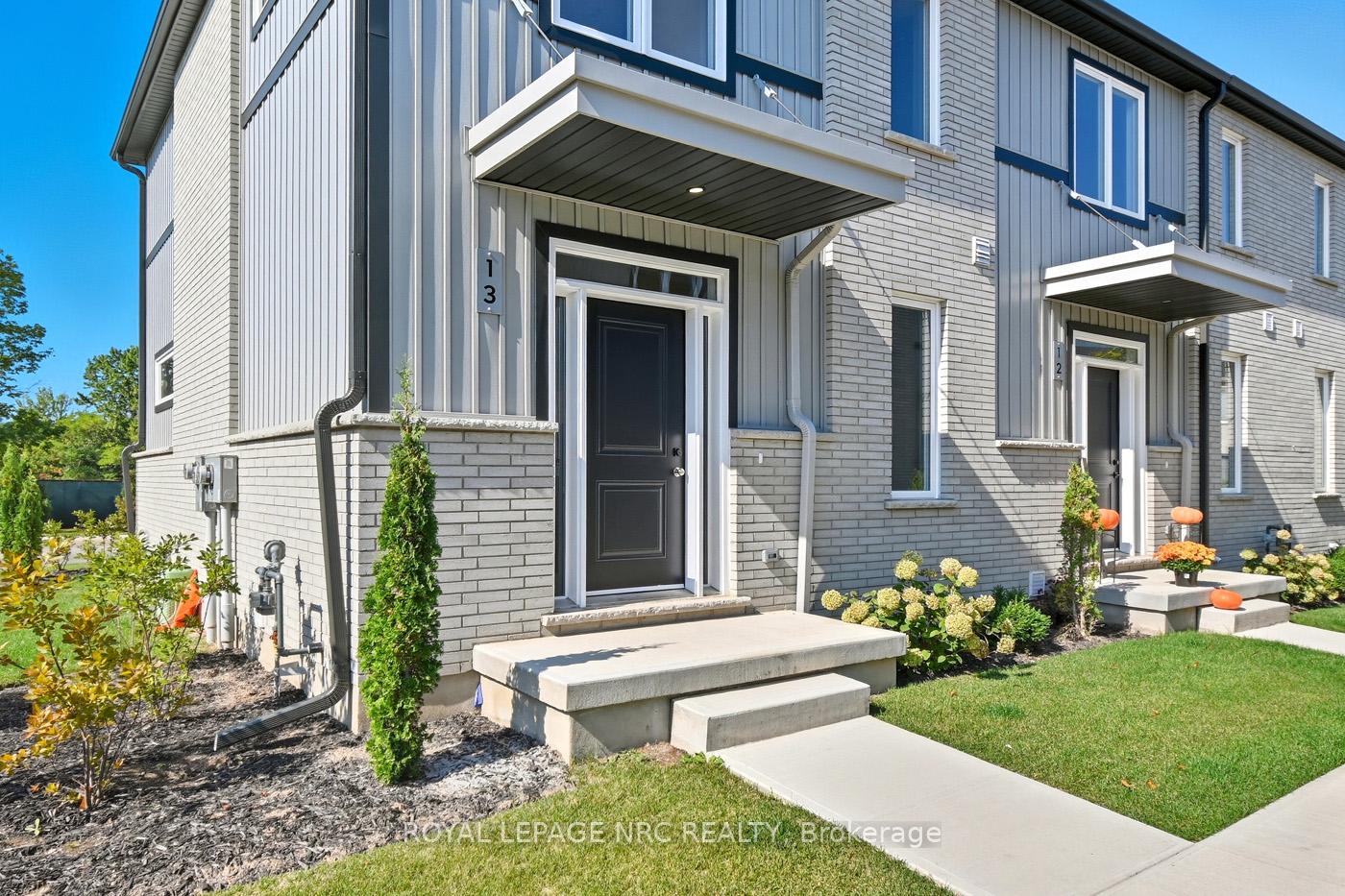 Photo 3 of Unit 13, 121A Moffatt Street, St. Catharines, Oakdale — HOMEH