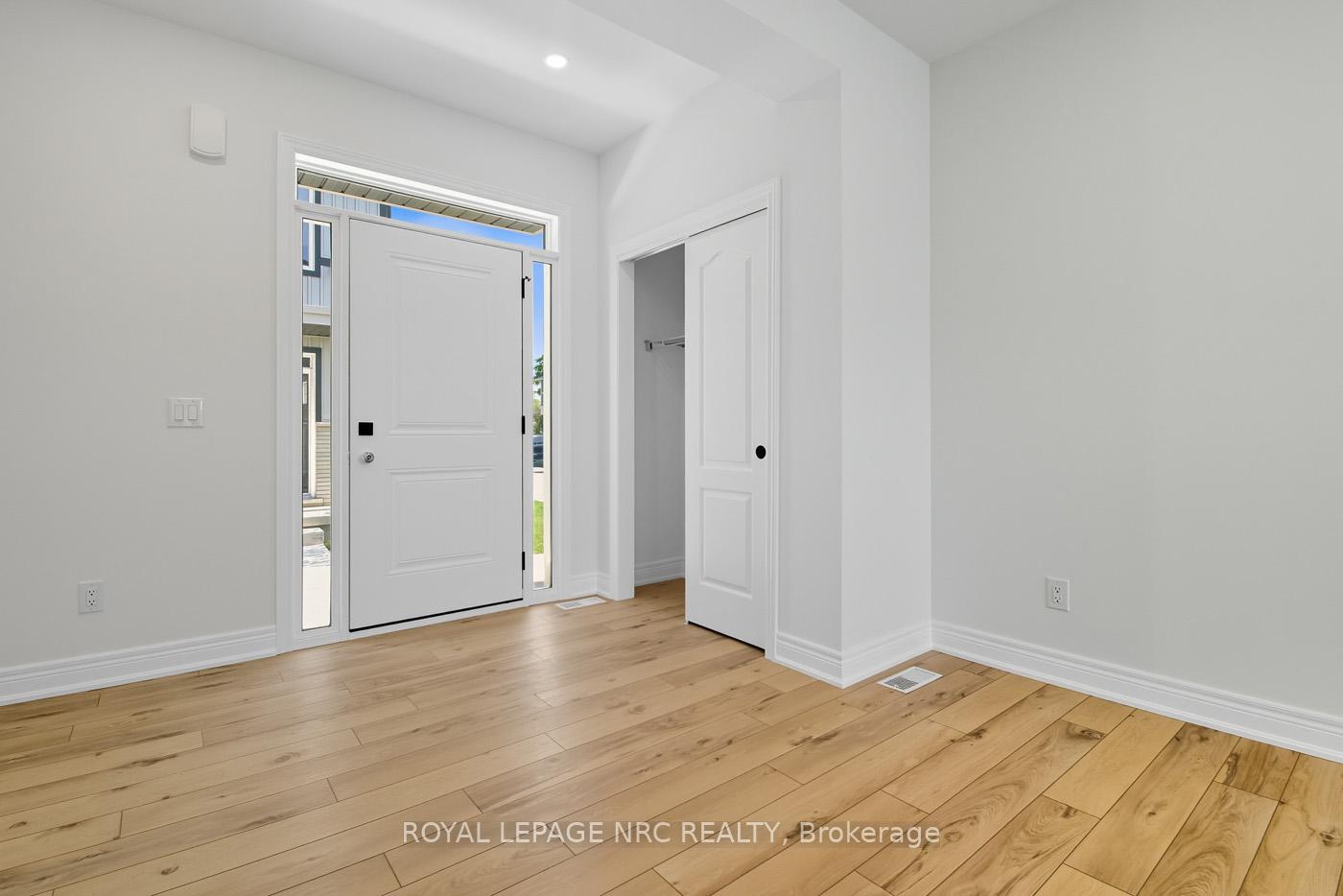 Photo 5 of Unit 13, 121A Moffatt Street, St. Catharines, Oakdale — HOMEH
