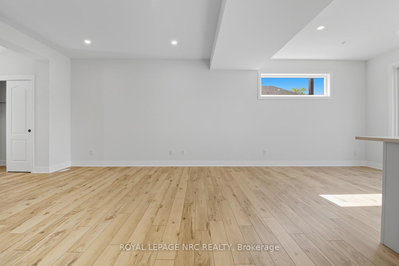 Photo 11 of Unit 13, 121A Moffatt Street, St. Catharines, Oakdale — HOMEH