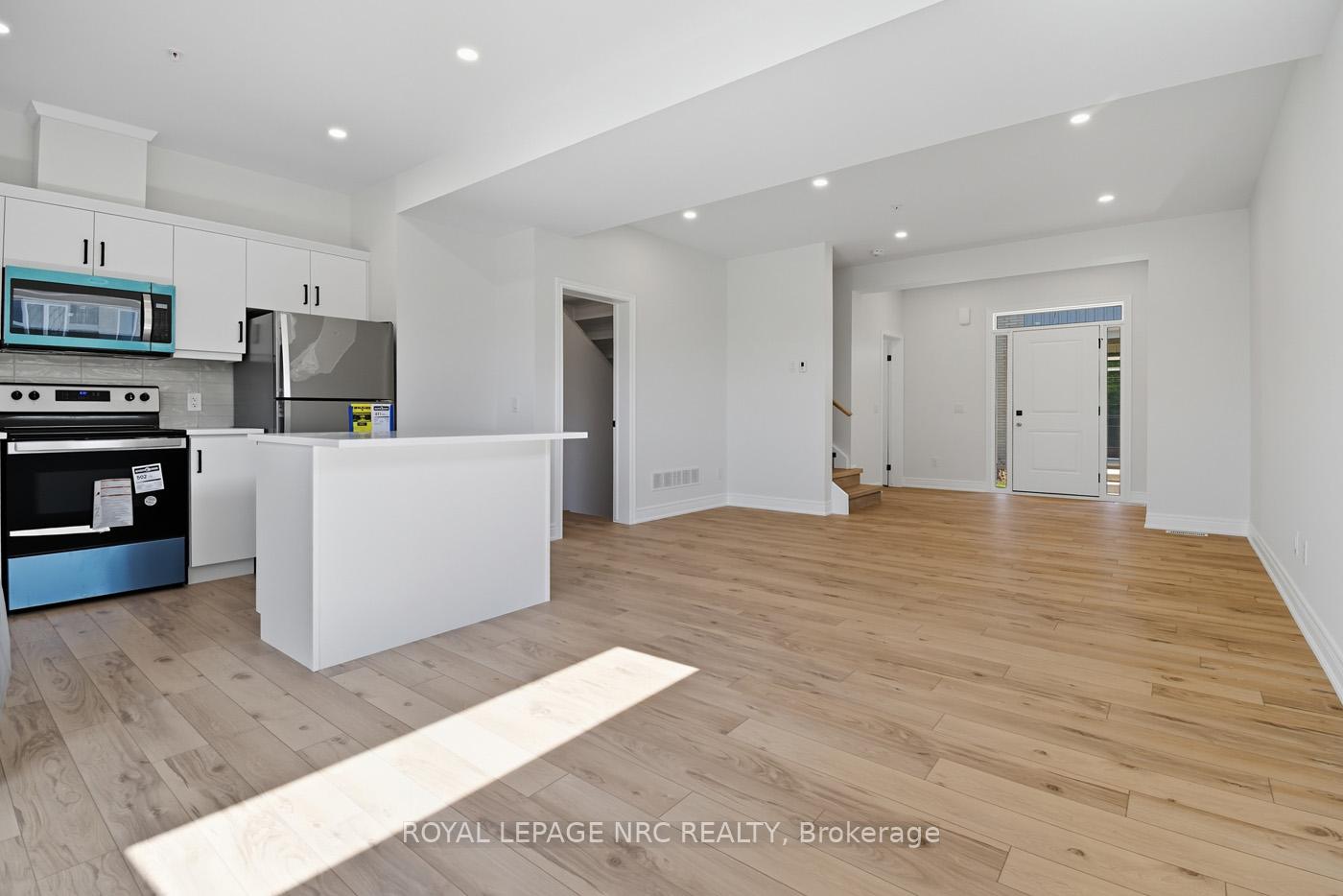 Photo 17 of Unit 13, 121A Moffatt Street, St. Catharines, Oakdale — HOMEH