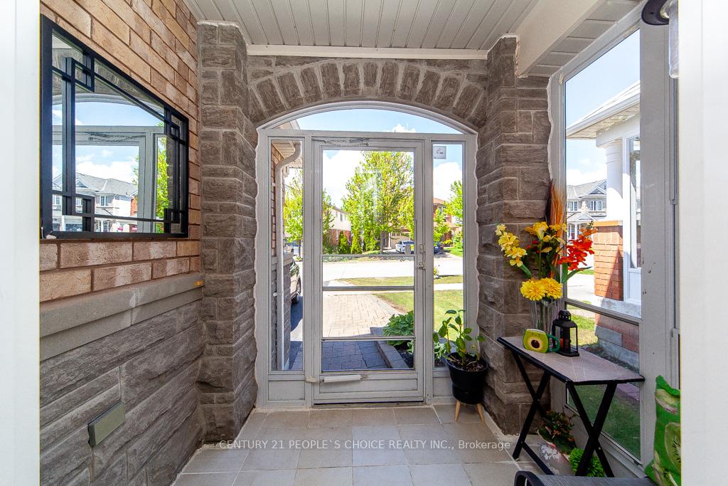 Photo 5 of 86 Tozer Crescent, Ajax, Northwest Ajax — HOMEH