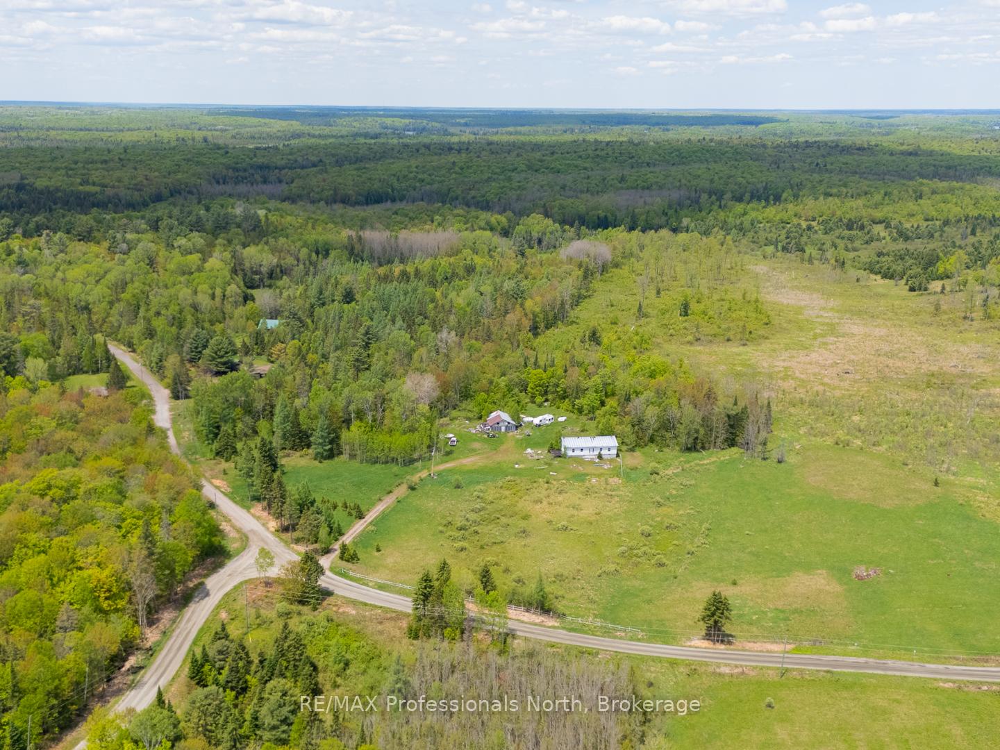 Photo 3 of 1468 Nelson Lake Road, Magnetawan, Spence — HOMEH