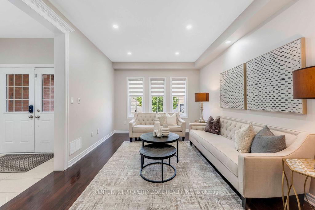 Photo 3 of 95 Teal Crest Circle, Brampton, Credit Valley — HOMEH