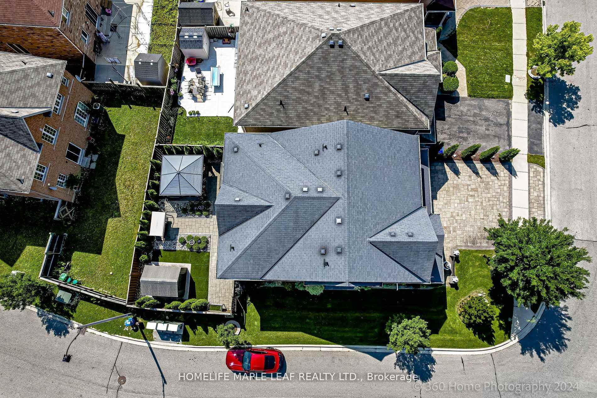Photo 2 of 174 Bayhampton Drive, Brampton, Vales of Castlemore — HOMEH