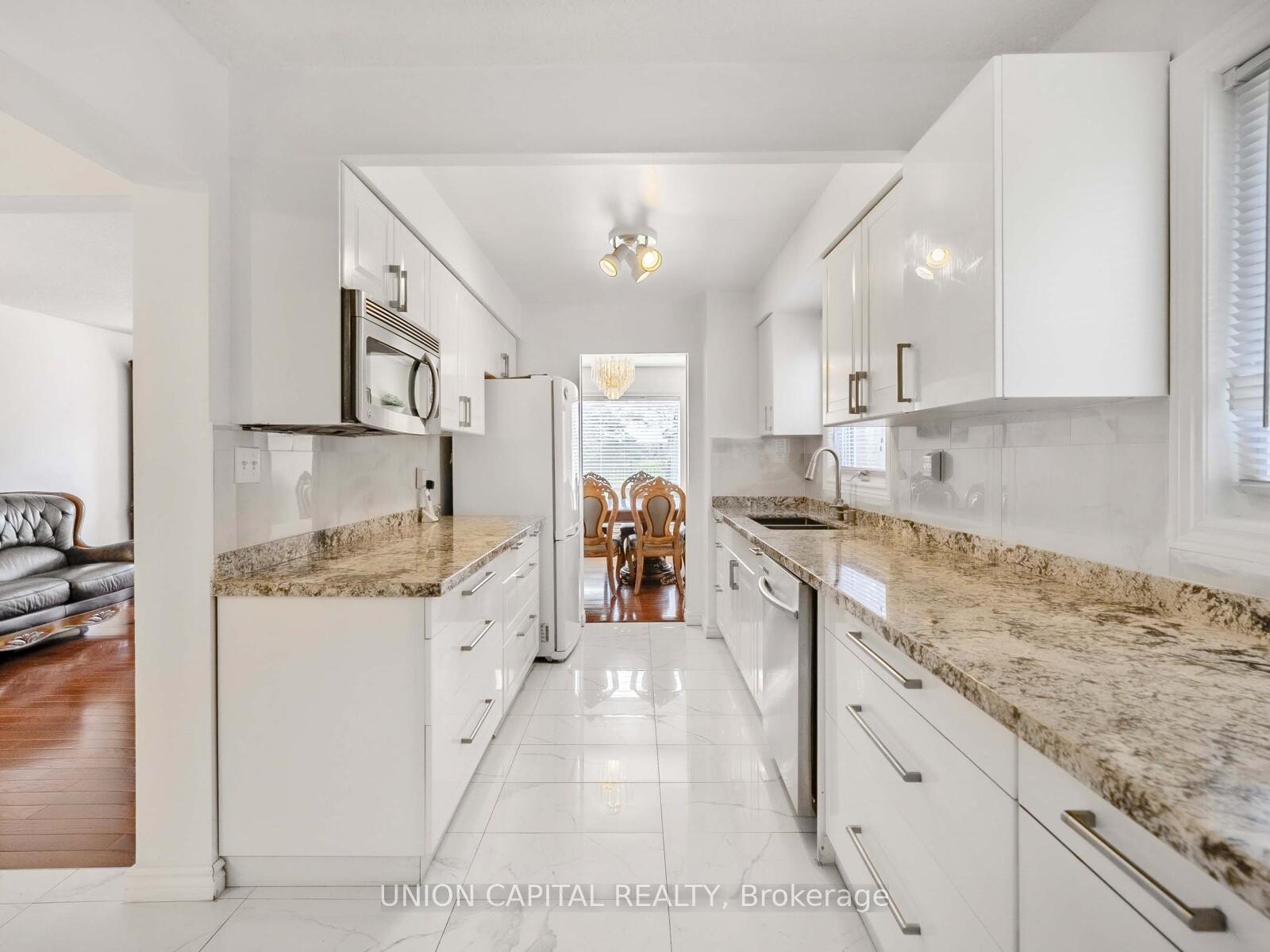 Photo 12 of 165 Simmons Boulevard, Brampton, Madoc — HOMEH