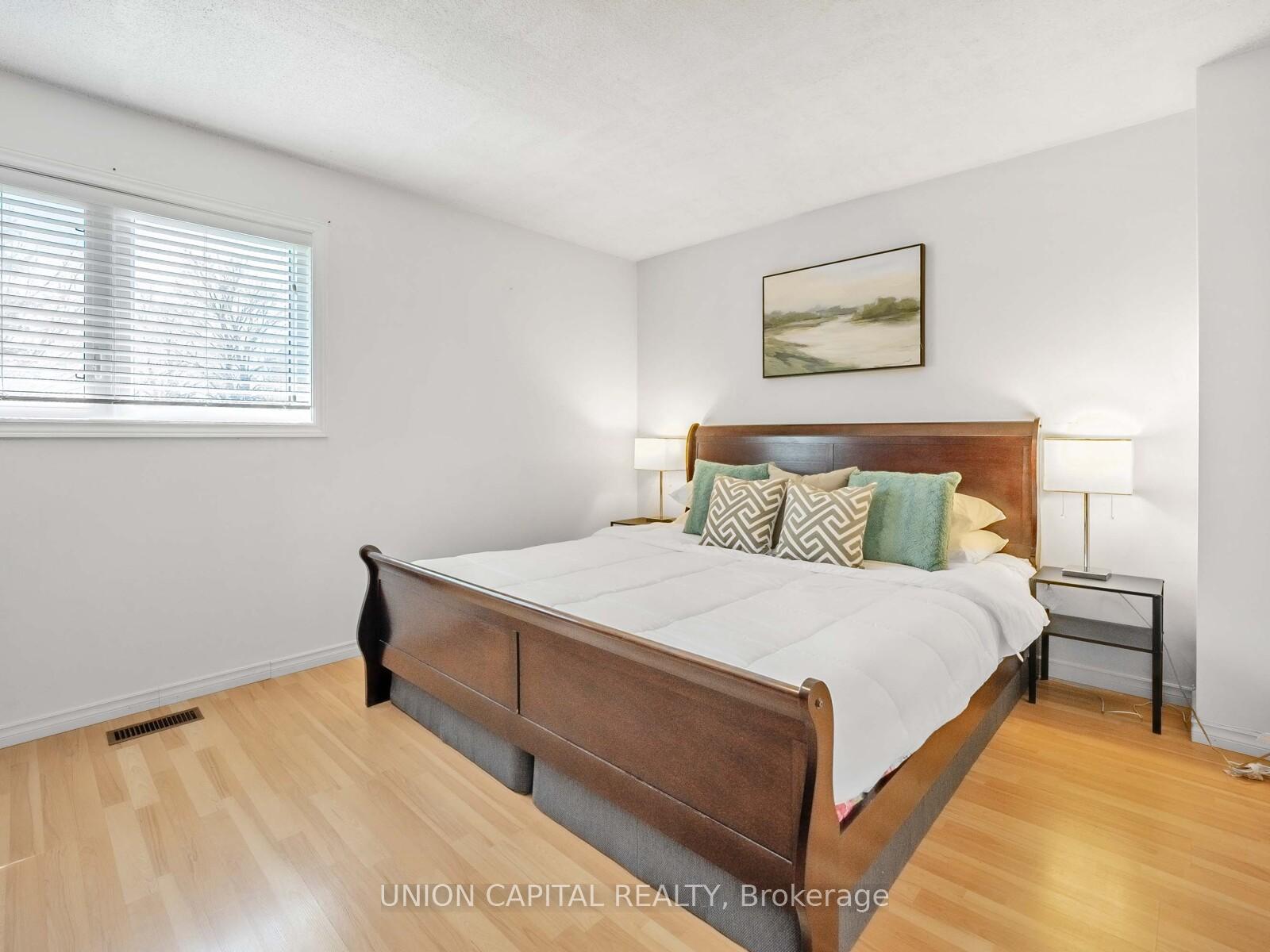Photo 28 of 165 Simmons Boulevard, Brampton, Madoc — HOMEH