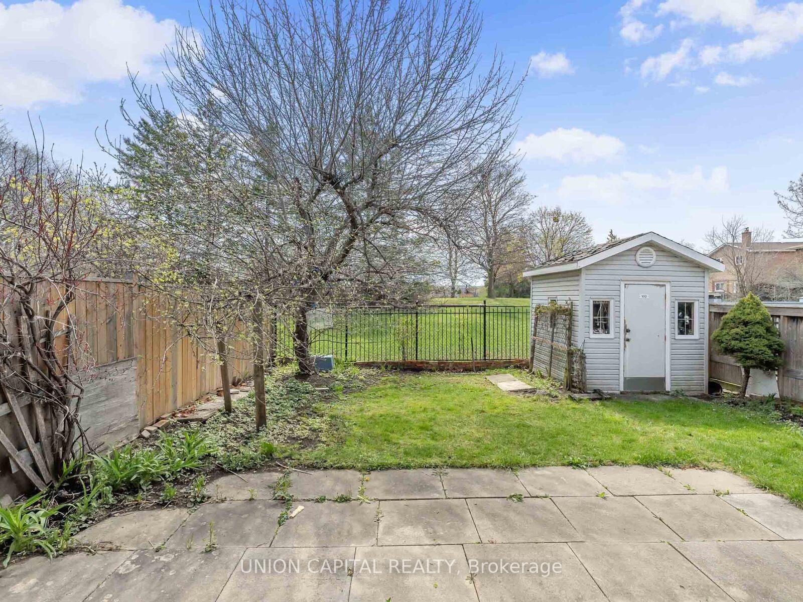 Photo 24 of 165 Simmons Boulevard, Brampton, Madoc — HOMEH