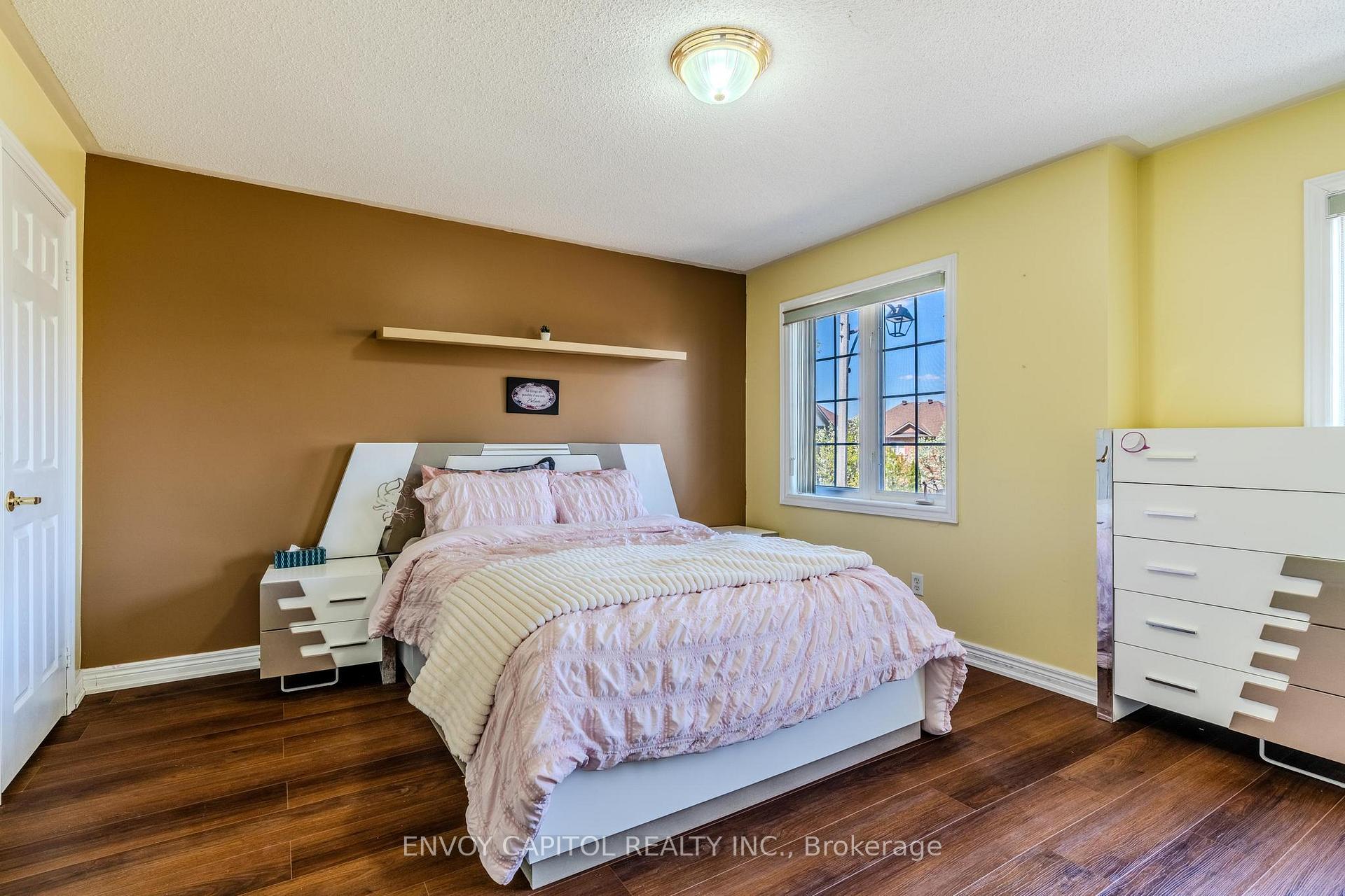 Photo 12 of 6 Sparkling Place, Brampton, Sandringham-Wellington — HOMEH