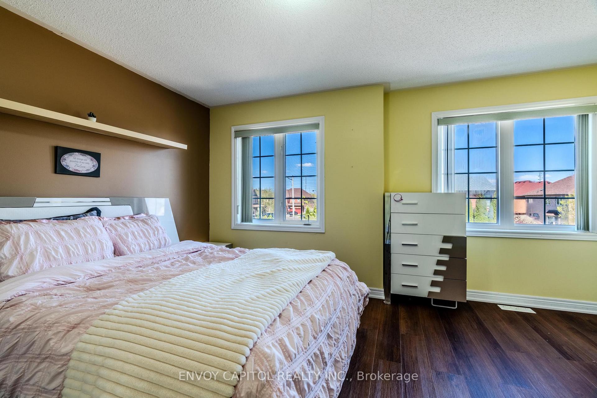 Photo 10 of 6 Sparkling Place, Brampton, Sandringham-Wellington — HOMEH