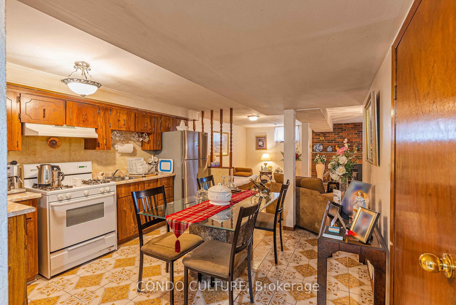 Photo 34 of 202 Ray Street N, Hamilton, Strathcona — HOMEH