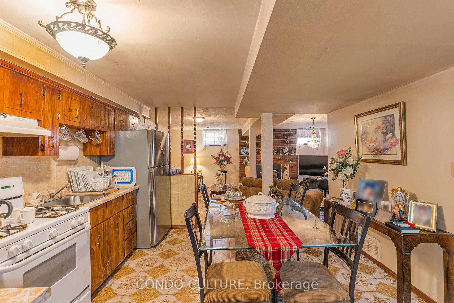Photo 38 of 202 Ray Street N, Hamilton, Strathcona — HOMEH