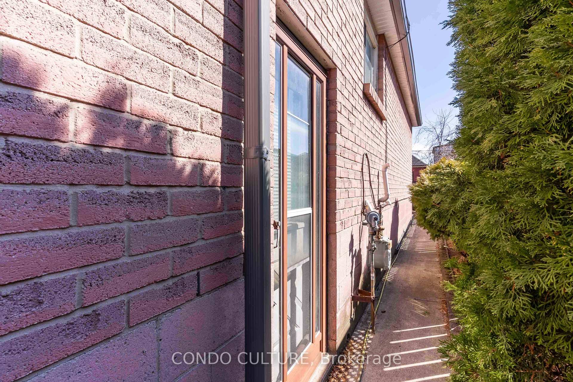 Photo 48 of 202 Ray Street N, Hamilton, Strathcona — HOMEH