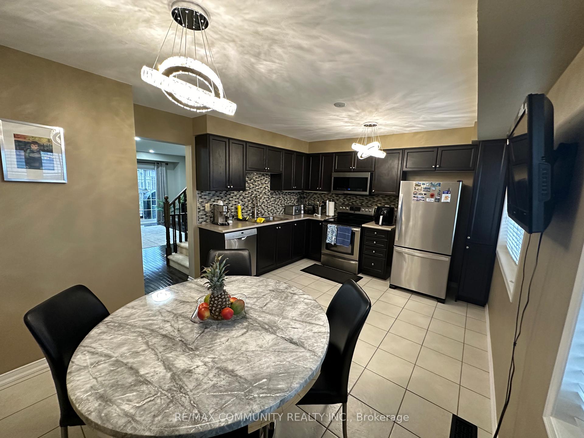 Photo 7 of 978 Audley Road N, Ajax, Central East — HOMEH