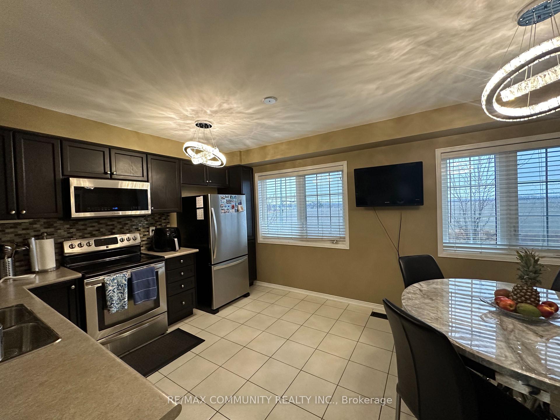 Photo 11 of 978 Audley Road N, Ajax, Central East — HOMEH