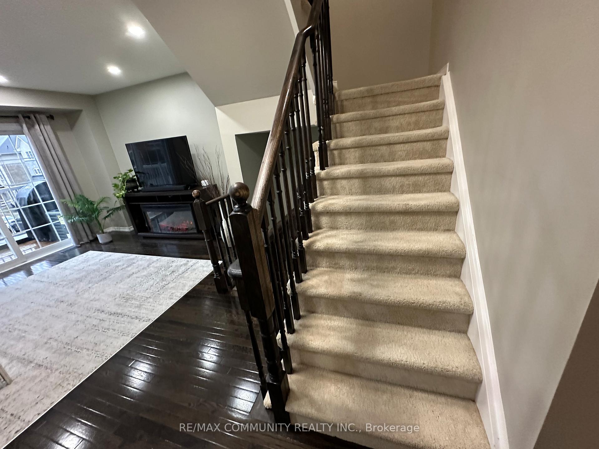 Photo 12 of 978 Audley Road N, Ajax, Central East — HOMEH