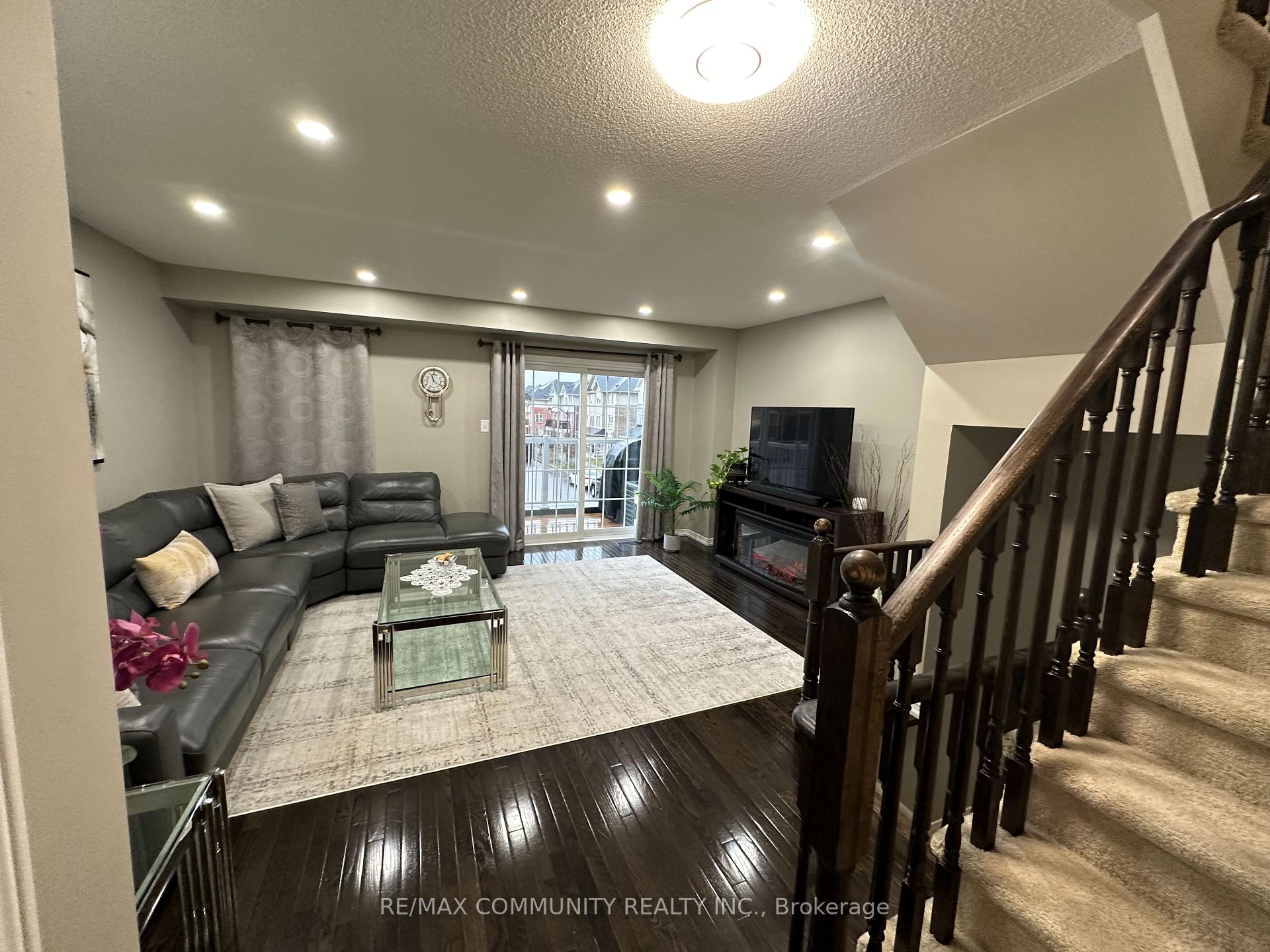 Photo 14 of 978 Audley Road N, Ajax, Central East — HOMEH