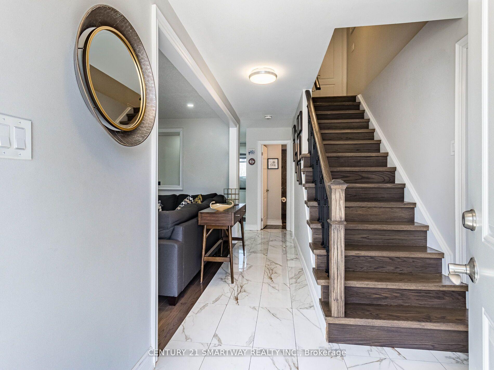 Photo 4 of 10 Governor Grove Crescent, Brampton, Brampton South — HOMEH
