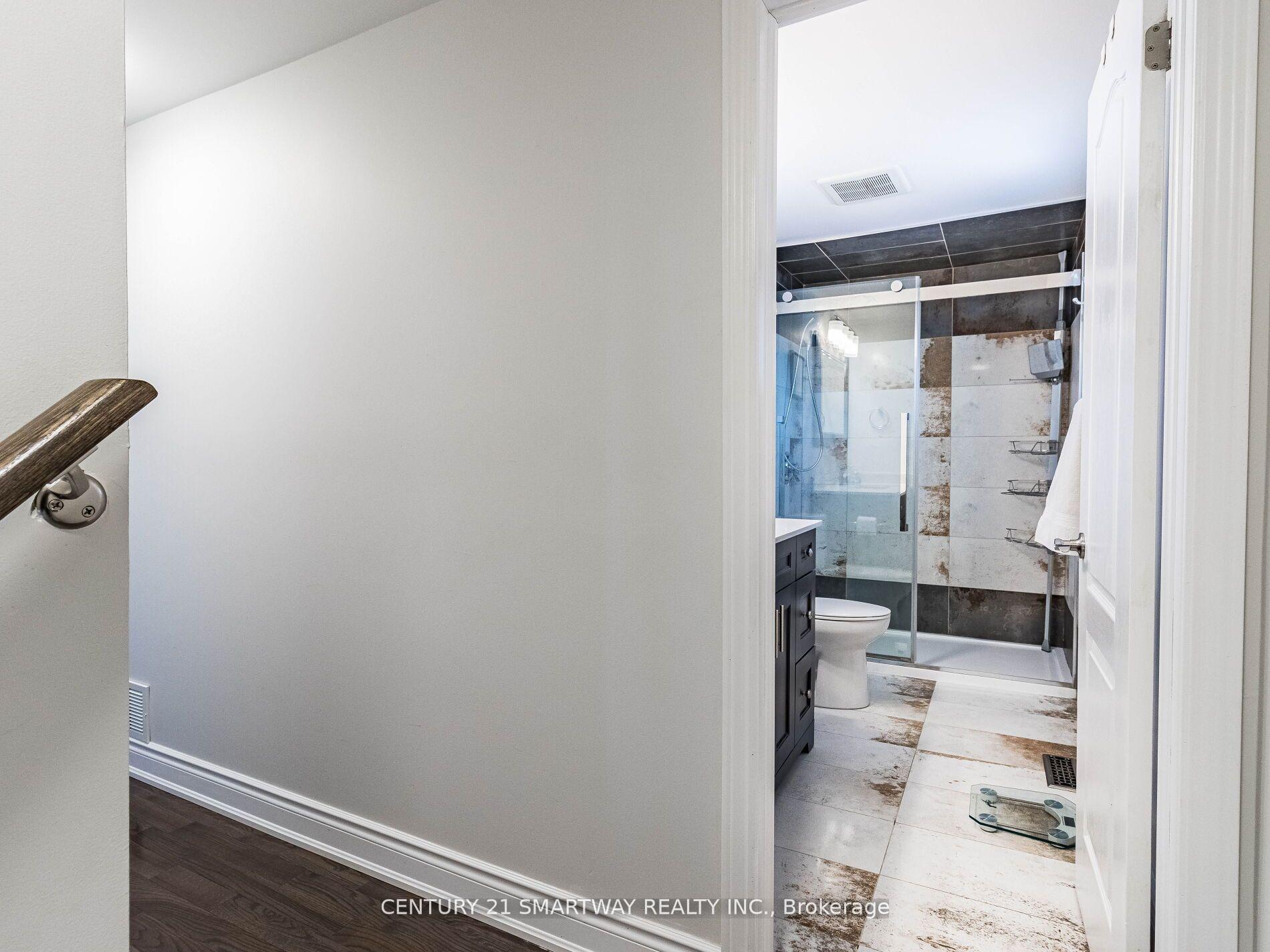 Photo 20 of 10 Governor Grove Crescent, Brampton, Brampton South — HOMEH