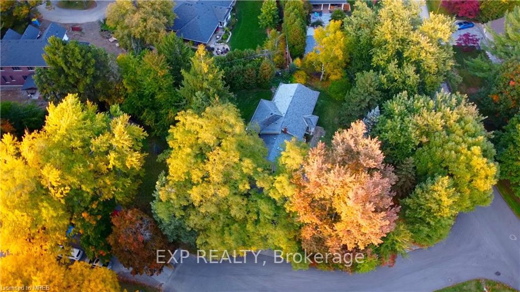 Photo 8 of Unit A, 376 Philip Place, Hamilton, Ancaster — HOMEH