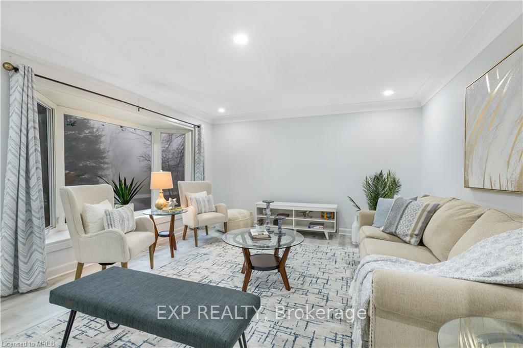 Photo 14 of Unit A, 376 Philip Place, Hamilton, Ancaster — HOMEH