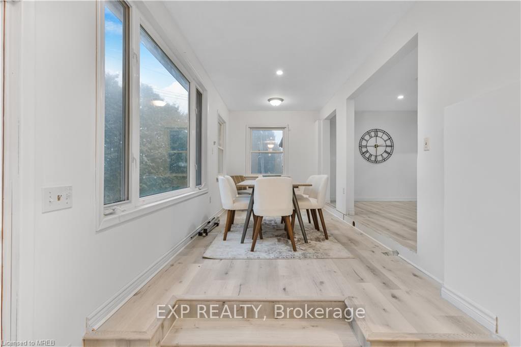 Photo 21 of Unit A, 376 Philip Place, Hamilton, Ancaster — HOMEH