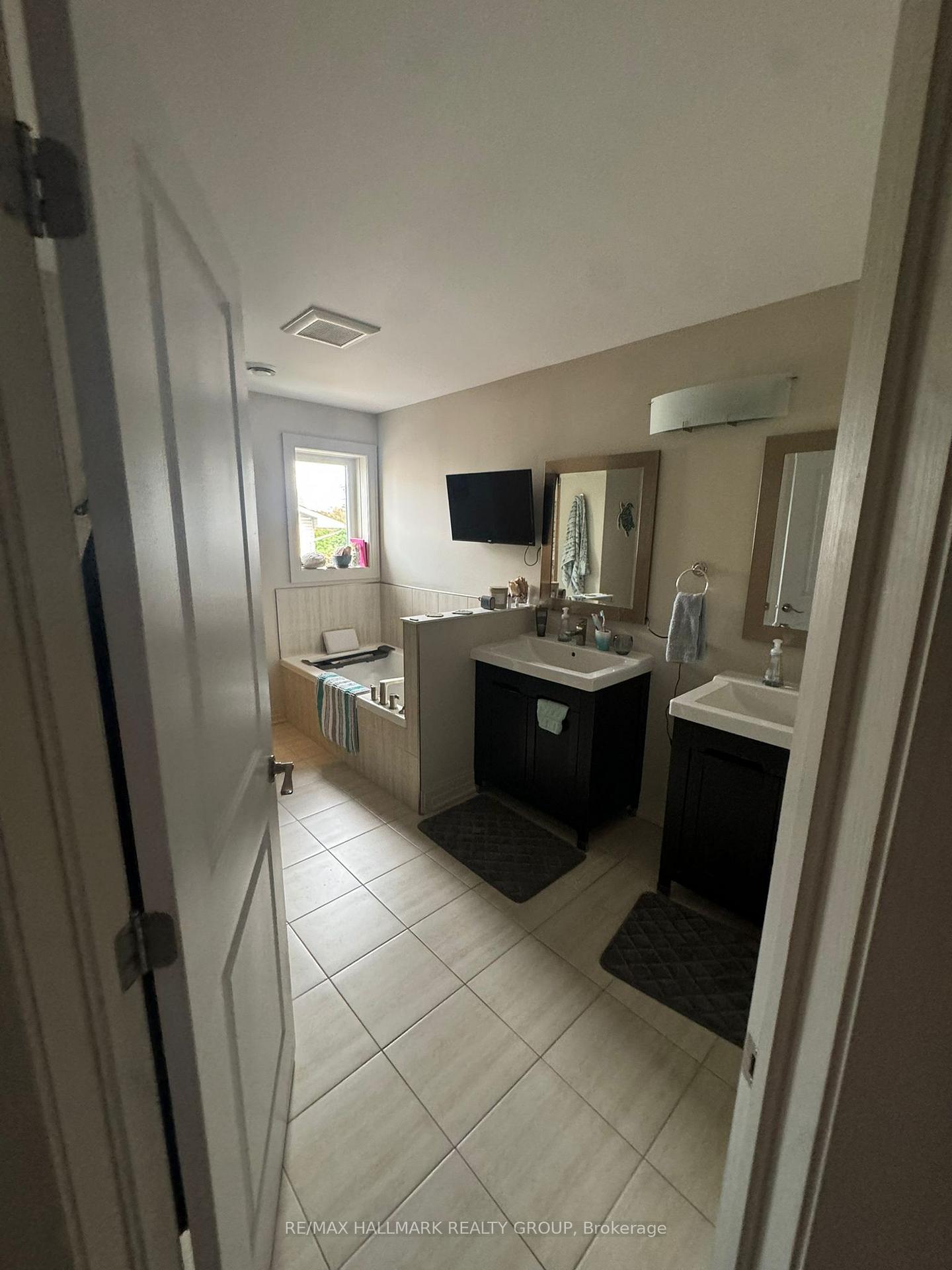 Photo 11 of 138 Lees Avenue, Ottawa, Ottawa East — HOMEH
