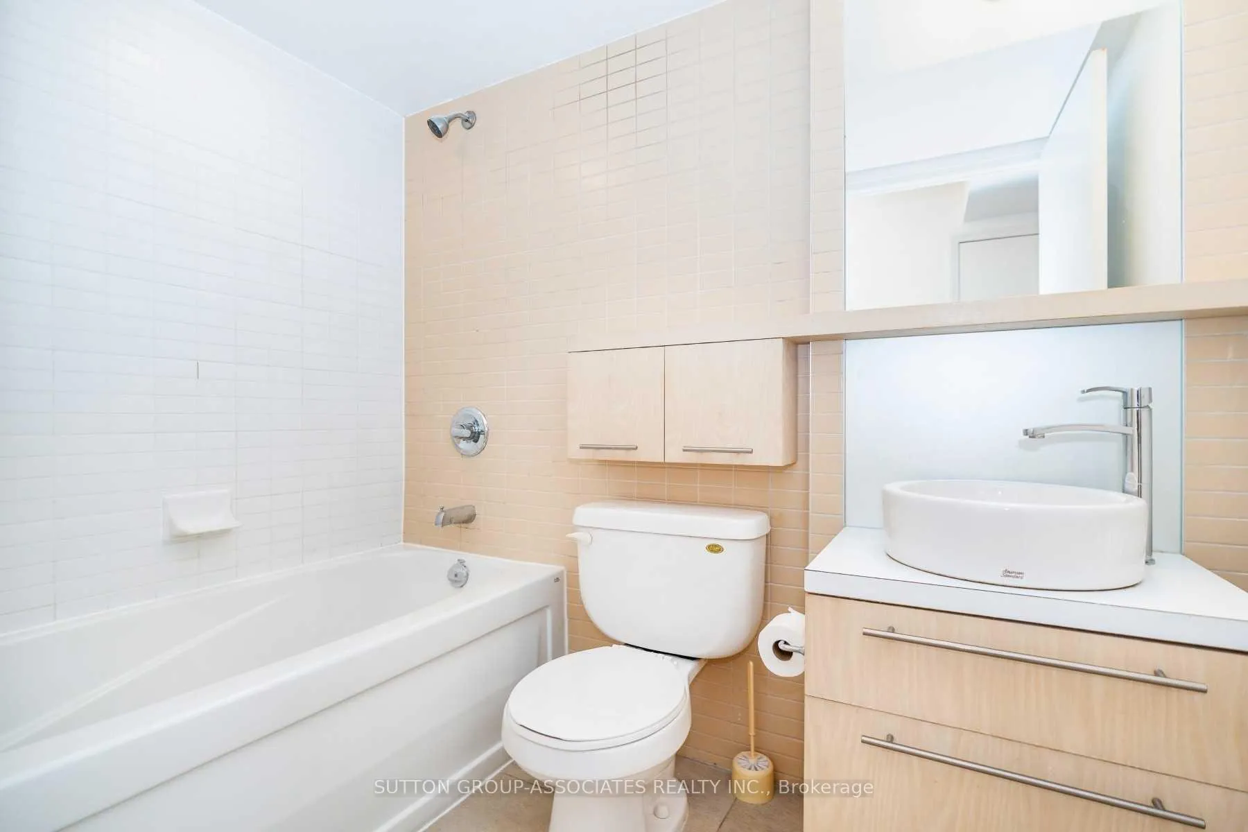 Photo 6 of Unit 1409, 25 Carlton Street, Toronto, Church-Yonge Corridor — HOMEH